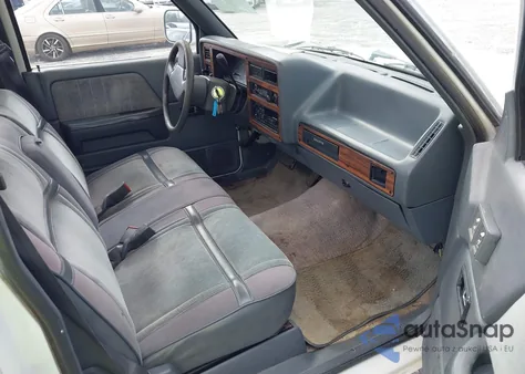 1993 Dodge Dakota из США, поврежденный, VIN 1B7FL26X8PS102811